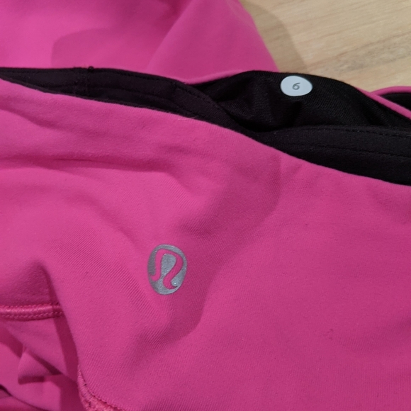 Paris Pink/Black reversible Wunder Under NWOT - Picture 1 of 5